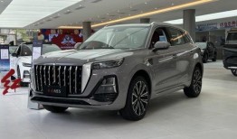 全新红旗hs5爆料视频,揭秘高端SUV的奢华蜕变与科技革新”